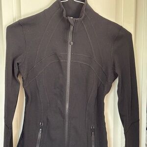 Black lulu  zip up